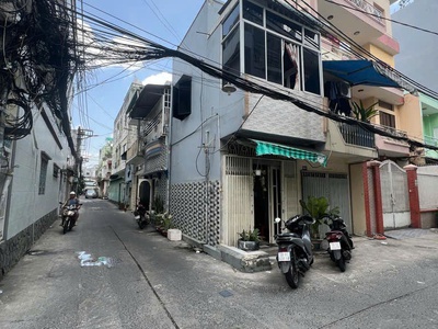 Bán nhà quận 11, lạc long quân, hẻm xe hơi 2 mặt tiền, cấp 4, 32m2, 4.85 tỷ 3