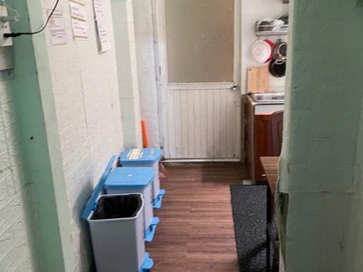 Cần bán nhà hxh 2 tầng, 98m2, ngang 4m, sổ hồng riêng, hoàn công đầy đủ. giá 8,5 tỷ. 2