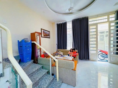 Giá tốt nhất quận phú nhuận: 8.2 tỷ - phan đăng lưu - dt:39m - 5.2x8.3m- nở hậu 5.5m - btct 4 tầng 2