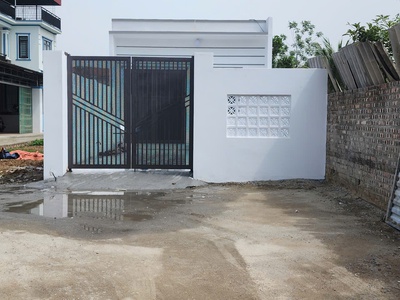 Bán nhà mới về ở ngay  nguyễn văn linh, xuân hòa, phúc yên, vĩnh phúc ô tô vào tận sân 0