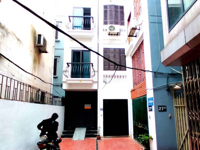 Chính chủ bán gấp nhà mới ngõ 157 pháo đài láng, đống đa. dt 45m2   5 tầng. 8 tỷ. 0