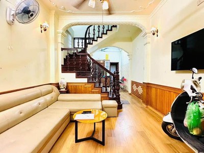 Phân lô nguyễn chí thanh dt 91m2 x 4t mt 5.3m 15.6 tỷ cách phố 60m thoáng sáng 3