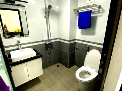 Chính chủ bán gấp nhà mới ngõ 157 pháo đài láng, đống đa. dt 45m2   5 tầng. 8 tỷ. 4