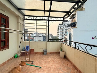 Bán nhà ngõ phố ngọc hà , ba đình, hn .dt 55m2,  5tầng ,mt 5.5m . giá 20 tỷ 4