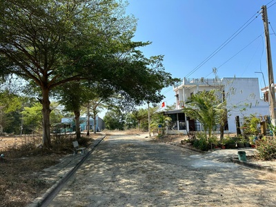 Chỉ 999 triệu lô đất khu sght full thổ cư, thị xã lagi sổ riêng gần biển 1