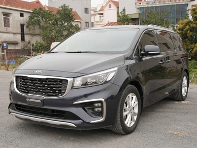 Kia Sedona Xăng Premium 5