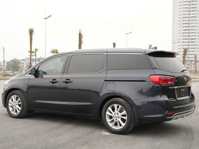 Kia Sedona Xăng Premium 6