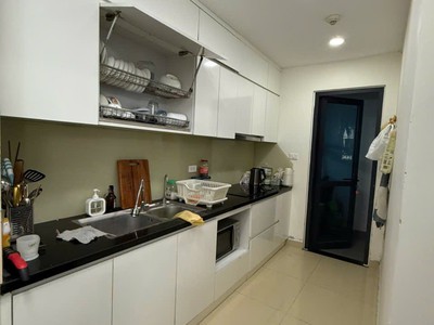 Chủ căn hộ cần bán hoặc thuê căn 2 phòng ngủ, 77m. Đầy đủ nội thất- Golmark City. 2