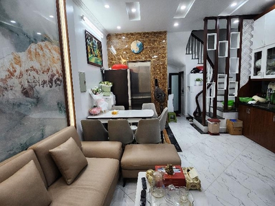 Bán nhà 5 tầng thang máy phố Hoàng Hoa Thám- Đội Cấn cách ôtô 10m 0