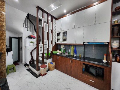 Bán nhà 5 tầng thang máy phố Hoàng Hoa Thám- Đội Cấn cách ôtô 10m 1