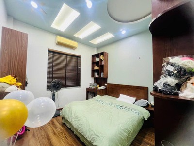 Phân lô ô tô tránh   vỉa hè rộng   gara ô tô   ngõ thông   sát mặt phố nguyễn văn cừ 4