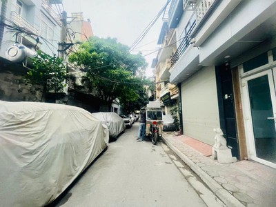 Phân lô ô tô tránh   vỉa hè rộng   gara ô tô   ngõ thông   sát mặt phố nguyễn văn cừ 0