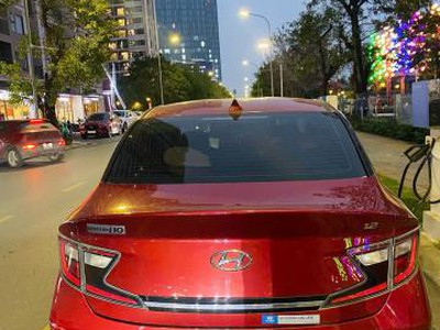 Xe chính chủ i10 sedan 1.2 AT đỏ - 2023 4