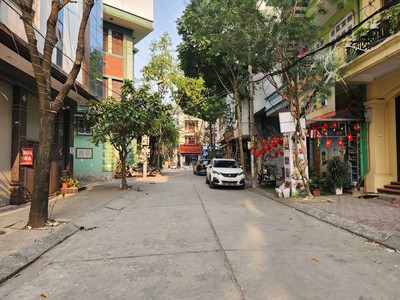 Siêu phẩm cầu giấy- phân lô vỉa hè oto tránh - bay nhanh - 28 tỷ 0