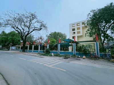 Bán đất thọ xuân đan phượng,diện tích 106m2,mặt tiền5.8m,đường thông 2 ô tô tránh ,kinh doanh. 0