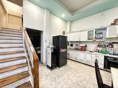 N244- nhà gấp bán - p11 - trần hữu trang - 60m2 , 3 tầng btct , hẻm thông yên tỉnh - 6.450 tỷ. 2