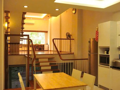 Siêu phẩm cầu giấy- phân lô vỉa hè oto tránh - bay nhanh - 28 tỷ 3