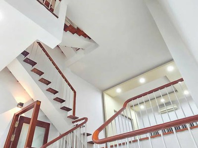 Siêu phẩm cầu giấy- phân lô vỉa hè oto tránh - bay nhanh - 28 tỷ 4