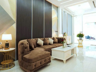 Nhinh 12 tỷ. nhà vị trí rất đẹp có thang máy  hầm, vừa ở vừa kinh doanh .khu vip mizuki park giáp 1