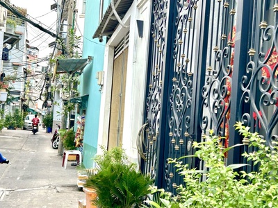 Nhà bán hẻm xe tải - xe hơi ngủ trong nhà -đ. tôn thất thuyêt. 2