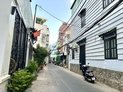 Nhà bán hẻm xe tải - xe hơi ngủ trong nhà -đ. tôn thất thuyêt. 3