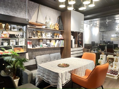 Vị trí đẹp nhà lại đẹp ngay mặt tiền đường đoàn văn bơ- gần chợ trường học. 3