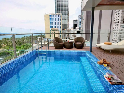 Bán khách sạn hẻm trần phú , nha trang . diện tích 122m ngang 6,5m đường ô tô 5m , hiện đang kinh 1