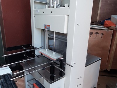 Máy cắt dán và rút màng co PE cho lốc chai- lon, máy màng co PE bán tự động 0