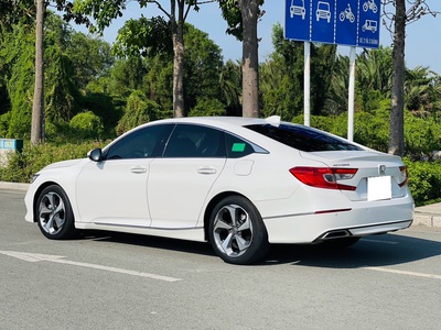 Bán xe Honda Accord 1.5 AT 2020, màu trắng. 3