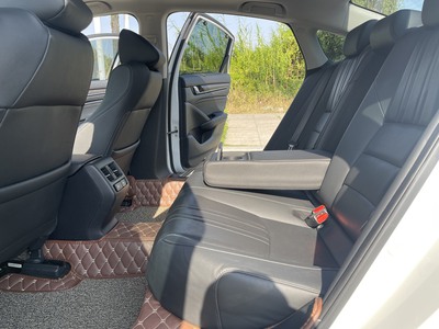 Bán xe Honda Accord 1.5 AT 2020, màu trắng. 10