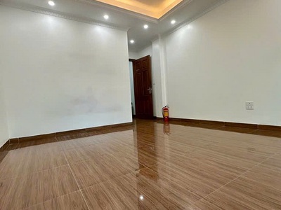 Nhà đẹp rẻ nhất khu vực cầu diễn : thang máy - ô tô qua - nhà đẹp - ngõ thông - văn trì - bắc từ 4