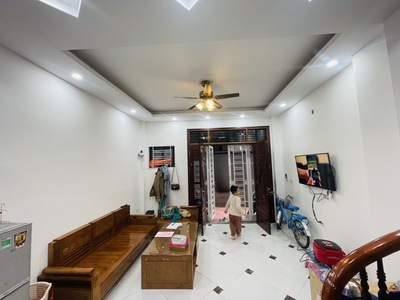 Nhà đẹp xuân phương 35.2m2-5 tầng, gần phố, nội thất đẹp ở ngay, 5,5tỷ 2