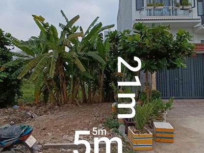 Chính chủ bán lô đất đẹp vuông vức    sát đại học kinh tế quận 8   giá chỉ 5.4 tỷ 0
