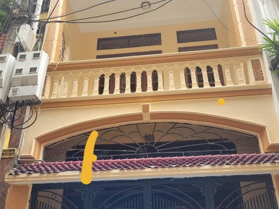 Bán nhà địa chỉ số 5 ngõ 42/95 số nhà 5A Diện tích 47,9m MT 5,5m ngõ vào 3m đường thông 0