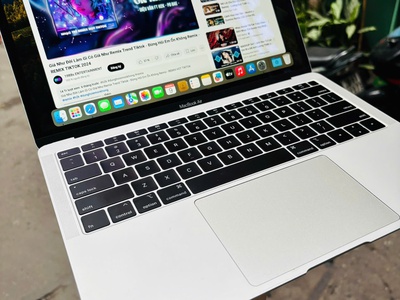 MacBook Air 2019 6