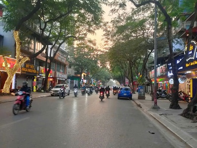 Mặt phố vip tô hiệu cầu giấy, vỉa hè đá bóng, kinh doanh đắc địa, dt 62m hơn 24 tỷ 0