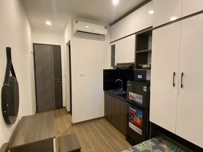 Toà ccmn 6 tầng thang máy mới đẹp - có 18 phòng kép kín - doanh thu hơn 80tr/ tháng.   hai mặt ngõ 4