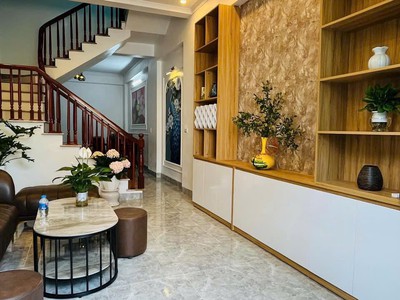 Bán nhà 3 tầng ngõ phố Nguyễn Hữu Cầu, ph Ngọc Châu, TP HD, 43.5m2, 3 ngủ, 2vs, chỉ 2.15 tỷ 0