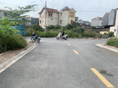Bán 107,3m2 Đất Đấu Giá Đổng Xuyên: Đường ô tô tránh, gần đường gom đê - An cư lý tưởng 0