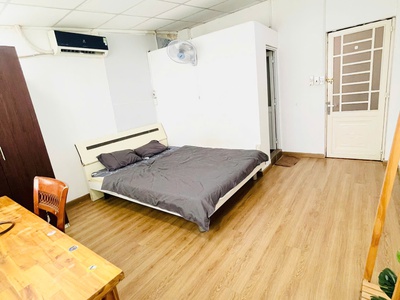CHDV đường Giải Phóng Tân Bình có ban công tách bếp chỉ 4 triệu 300k. 2