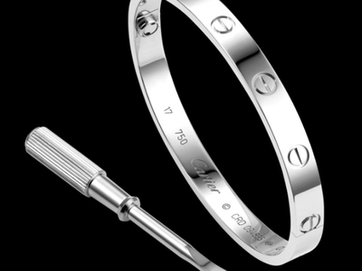 Vòng Tay Cartier Titan Màu Trắng 0