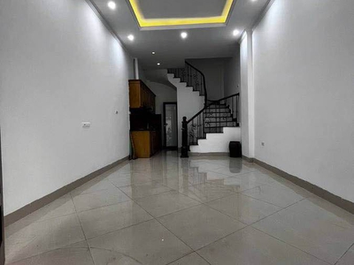 Cần bán gấp nhà nguyễn văn cừ, lô góc, ngõ đón gió, oto đỗ cửa 0