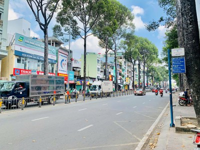 Bán gấp mặt tiền kd sầm uất ba tháng hai sát ngã 5 lê đại hành 5 tầng , 8.6tỷ 0
