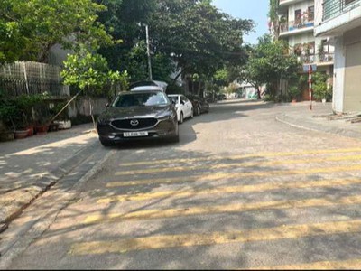 Bán đất tđc phân lô thanh am long biên vỉa hè oto tránh diện tích 80m mặt tiền: 6m 15 tỷ 9 0