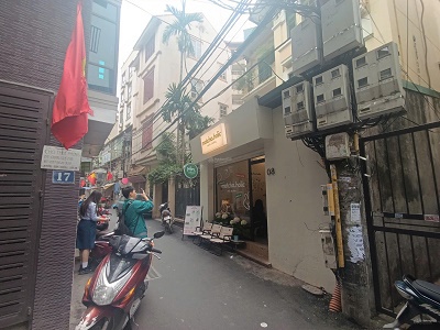 Cho thuê tầng 1 nhà căn góc mặt ngõ siêu sầm uất phố xuân thuỷ, cầu giấy 0