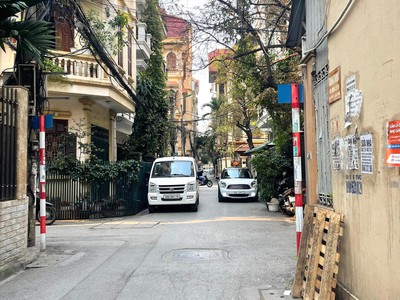 Bán nhà trần quốc hoàn, cầu giấy, phân lô, ô tô tránh, 42m, 19 tỷ 1