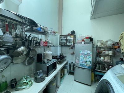 Bán nhà dt 58m2, hẻm xe hơi đường cách mạng, q. tân phú 4