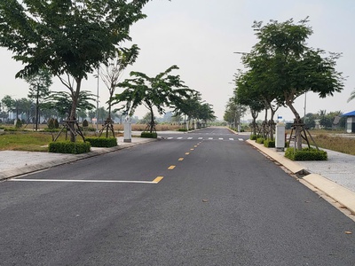 5 suất nội bộ king hill bến lức, giá 2,050  tỷ, ck 12 tháng 4/2025, sổ đỏ sang tên ngay. cđt 2