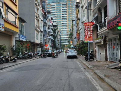 Mảnh đất lạc long quân - mặt ngõ kinh doanh - gara ôtô - cách phố 3 nhà - mặt tiền 15m - xây ccmn 0