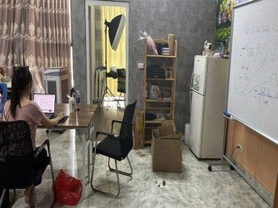 Cho thuê nhà shop house mặt đường tam trinh tầng 2 1 tầng lửng. chỗ để xe rộng rãi thoải mái 3